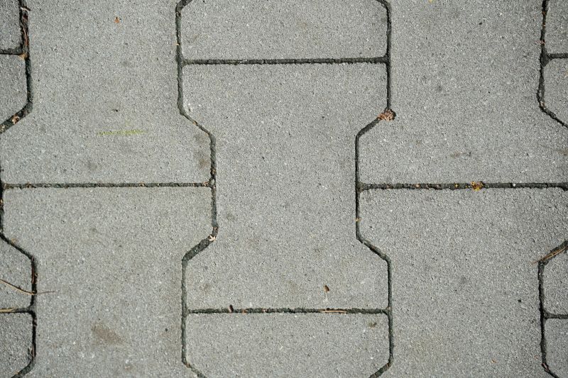 Why Interlocking Pavers Are Ideal For Commercial Walkways And Plazas